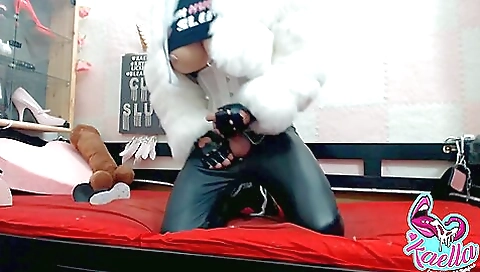 Big booty milf fucked with a huge cock in her anal