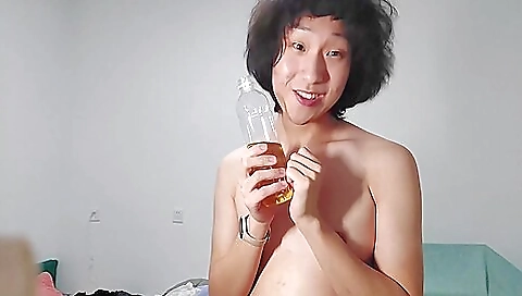Japanese teen with a big ass gets fucked on the bed